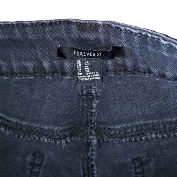 ❤️SALE! PRICE FINAL!❤️ FOREVER 21 BLACK JEAN SHORTS SIZE 29 - Picture 11 of 12